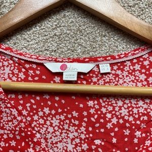 Boden v neck floral blouse size 6